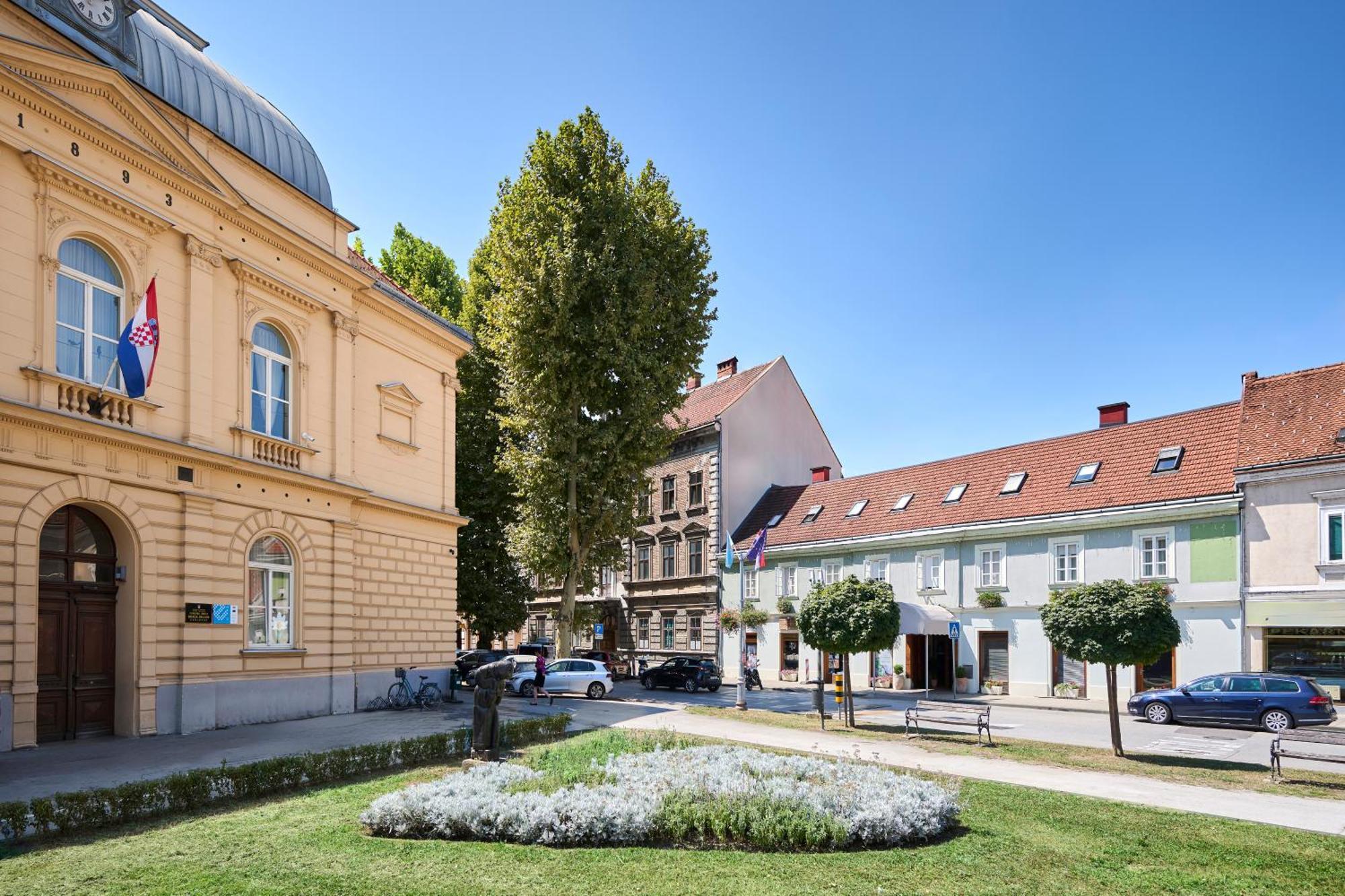 Hotel Kadoor Karlovac Exterior photo